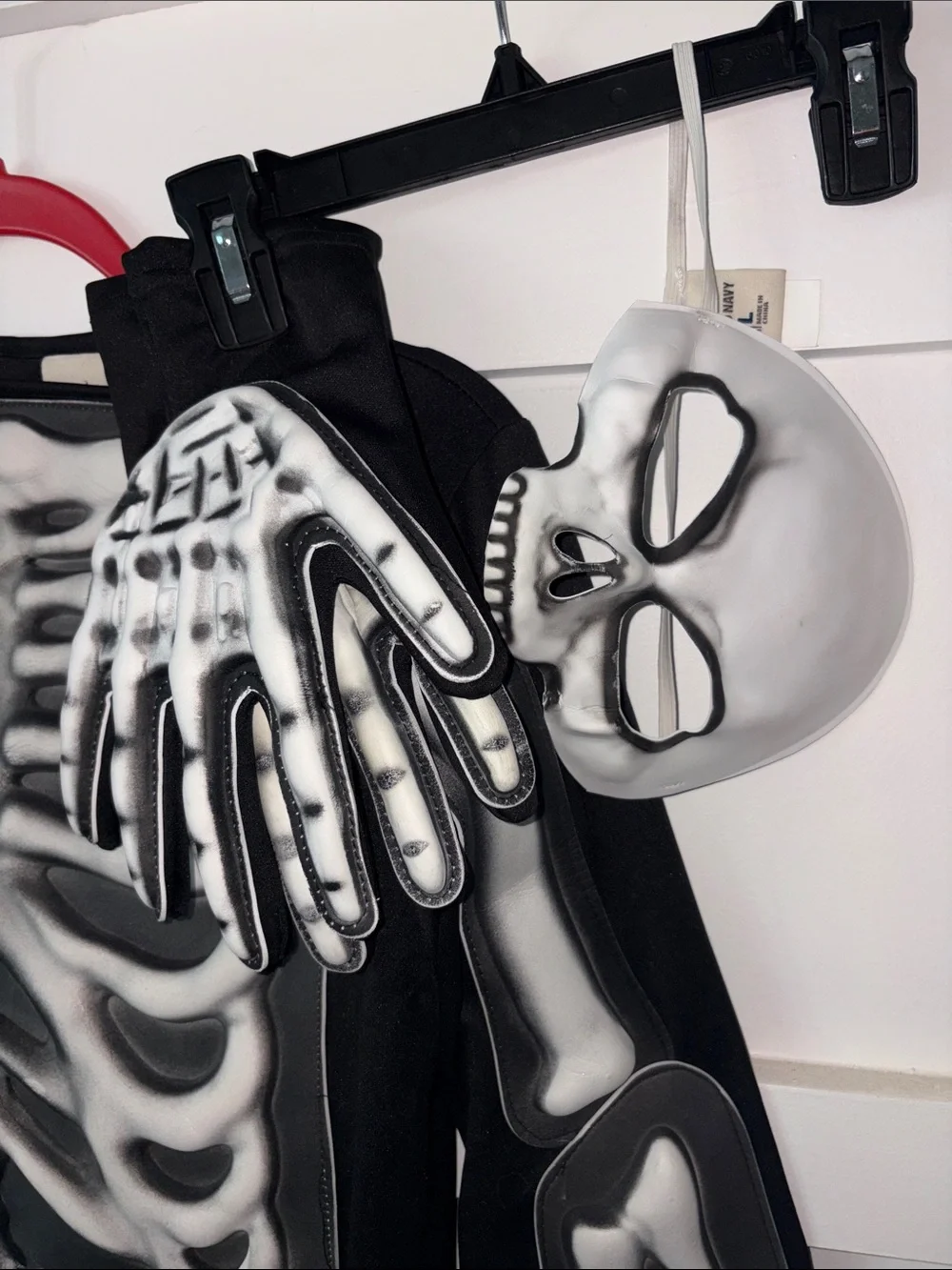 Old Navy 2010 Skeleton Costume with Molded 3D Bones, Mask and Gloves Size Large